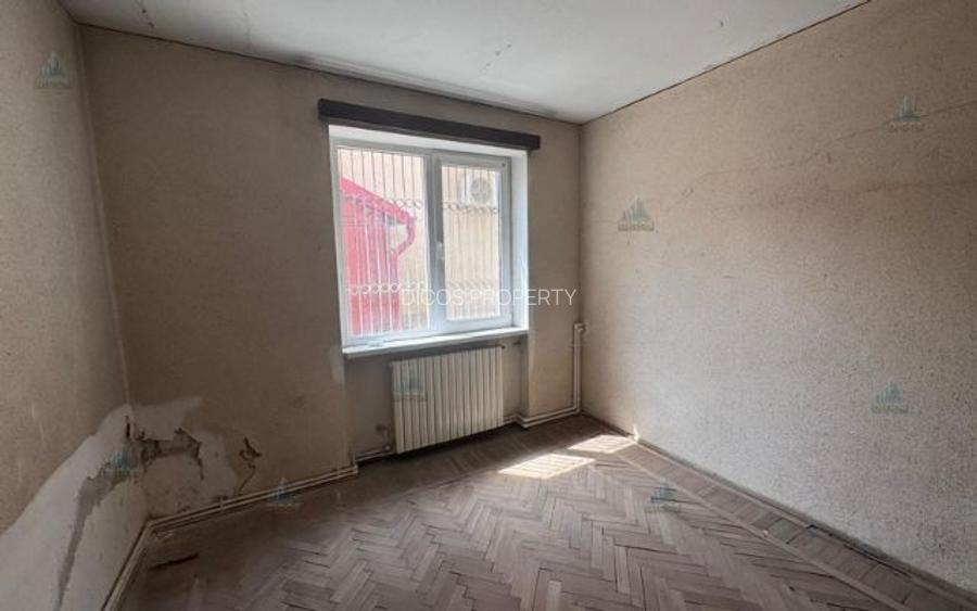 Apartament 3 camere de vânzare – zona centrală/parter - 3