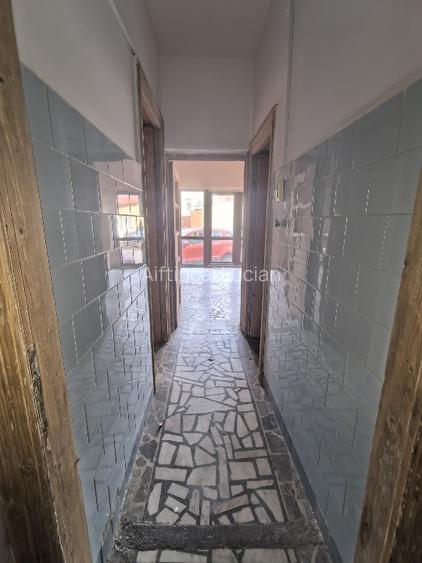 Casă situată Ultracentral având destinația de spatiu comercial cu 3 accese - 7