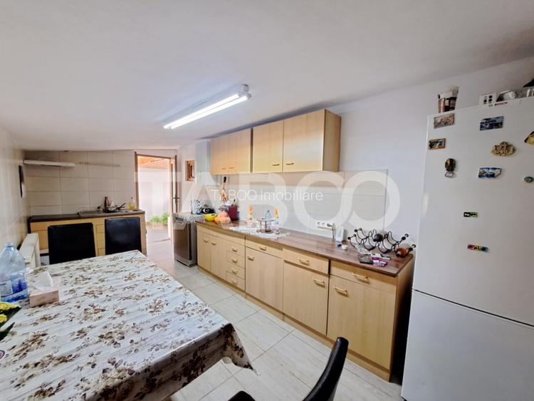 COMISION 0-Casa cu 4000 mp teren piscina zona retrasa in Casolt - 15