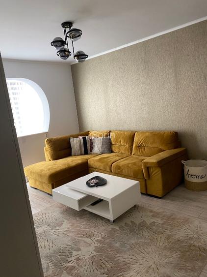 Proprietar vand apartament 3 camere - 2