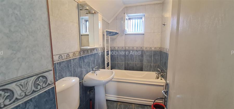 Ap. 2 camere, Bulevardul Revolutiei-Ziridava,  cu balcon mare - 11