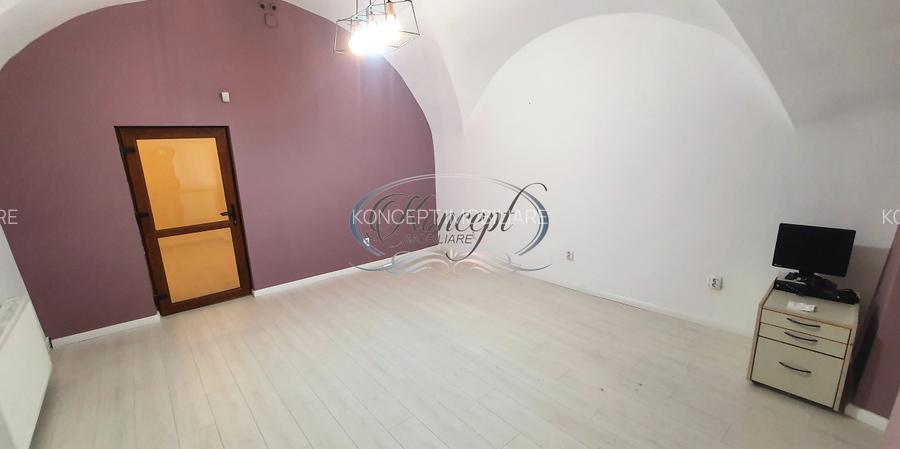 Birou in cladire istorica cu terasa si boxa, strada Eroilor - 4