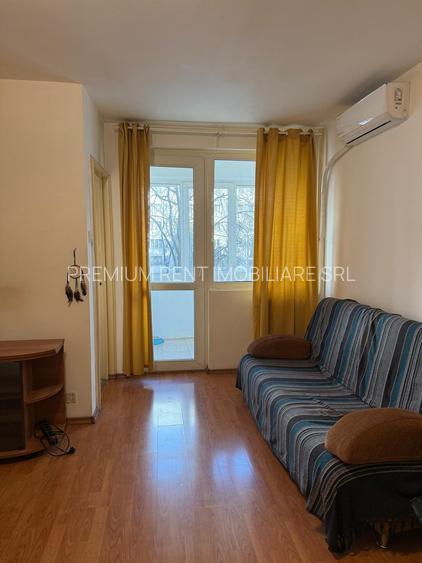 Dristor, garsoniera langa metrou, 320 euro, etaj 1 - 10
