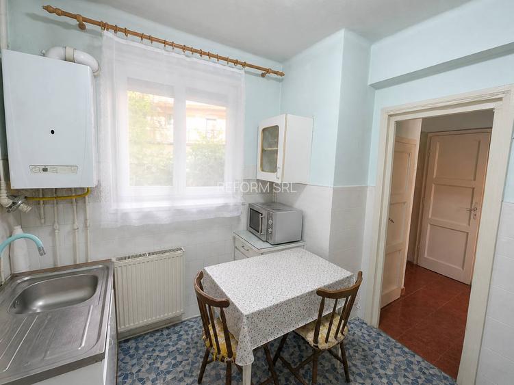 De vânzare apartament cu 2 camere, pe strada Horea - 8