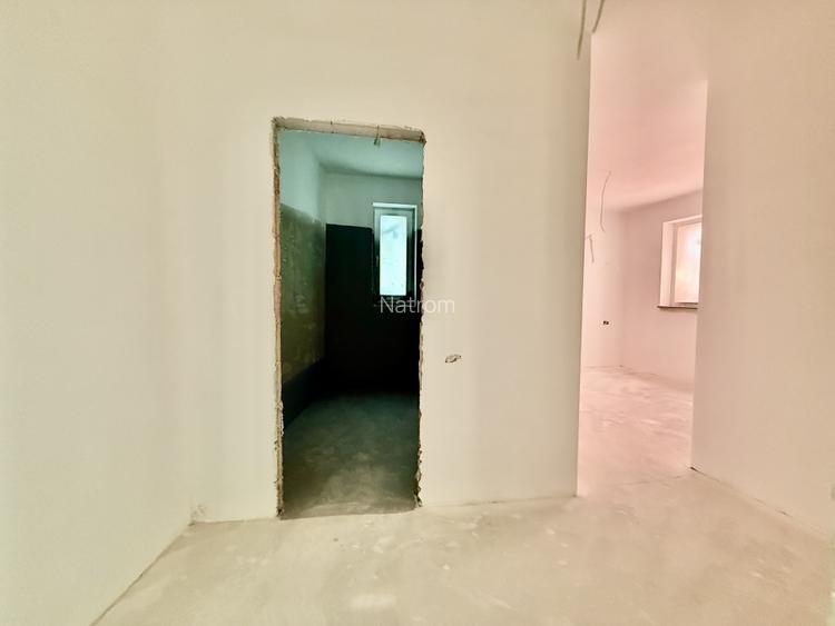 Ultracentral,  2 camere cu 2 bai, priveliste si soare ! - 13