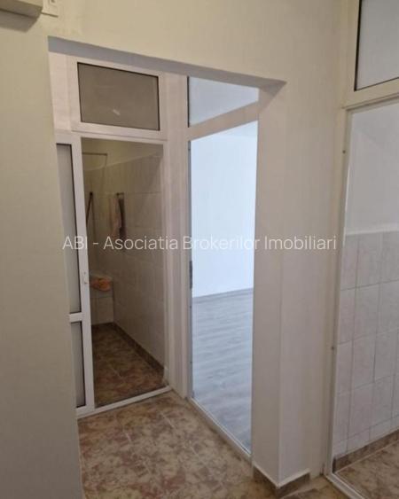 Dristor metrou/Sos Mihai Bravu,garsoniera cf1,bloc 1980/80.000euro - 5