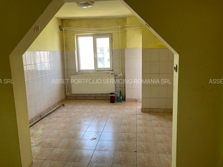 APARTAMENT 3 CAMERE - GIURGIU - 11