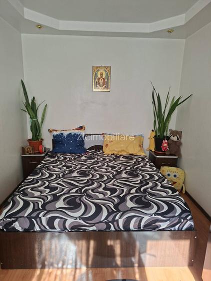 Apartament 3 camere Piața Progresul, 50 mp, centrală proprie, etaj 2/10 - 5
