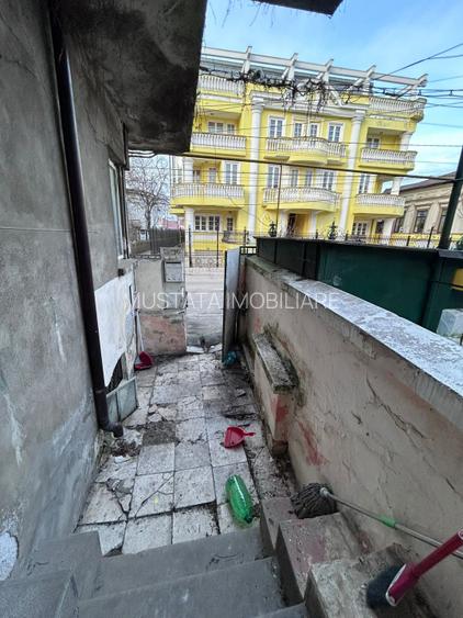 - COMISION ZERO - Casa P+1, Strada Scolilor nr 5 - 13