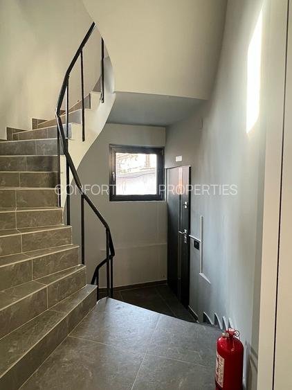 Aviatorilor - Vila spatioasa,  S+P+1E+M, CURTE 87 MP,  7 CAMERE, CENTRALA, GARAJ - 40