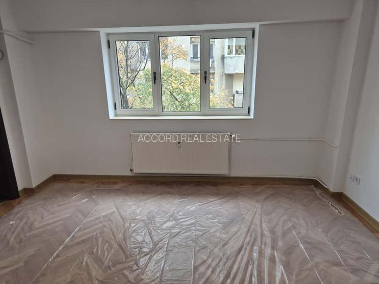 Camera de Comert, Splai, bloc 1994,  etaj 1, nemobilat - 2