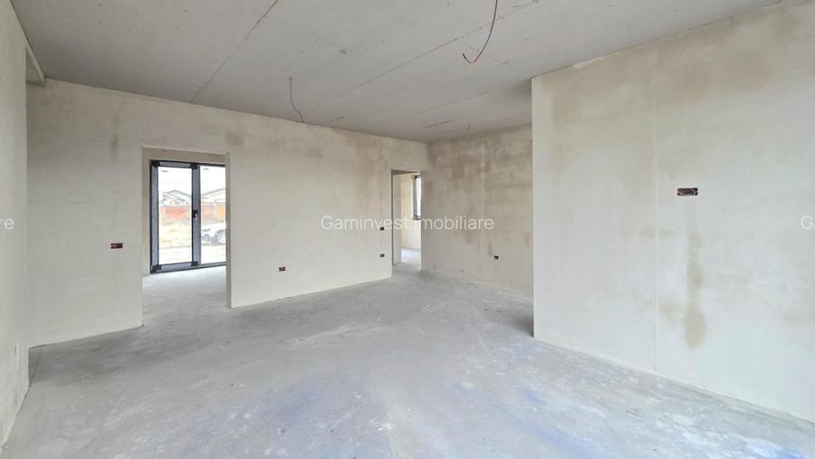 Imobil cu destinatie multipla - comercial si de locuit in Santandrei, Bihor - 12