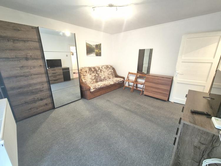 Inchiriere garsoniera cocheta mobilata si utilata zona Centrul Civic AFI Brasov - 9