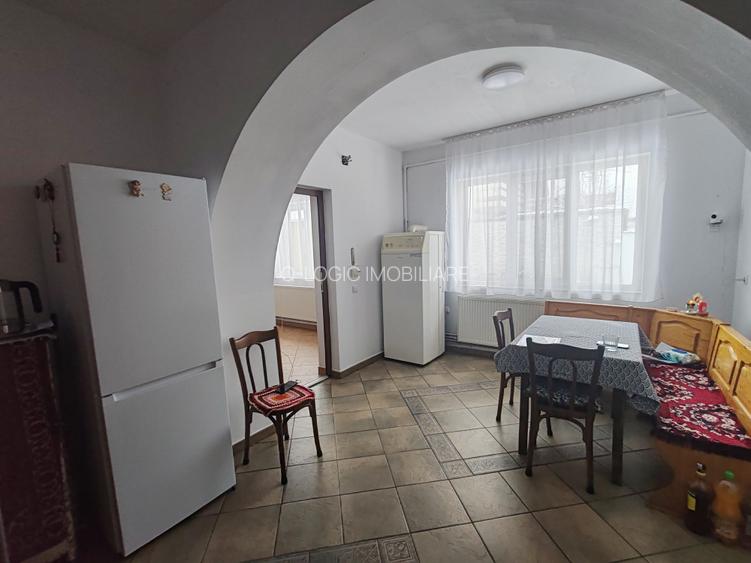 Casa 4 camere libera la vanzare GHIMBAV - zona Garii - 10