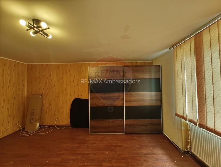 Casa de vanzare cu teren de 2175 mp,anexe si livada generoasa | Mailat - 26