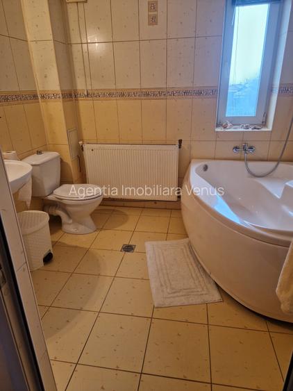 Casa la cheie mobilata si utilata cu 2500mp teren in oras - 11