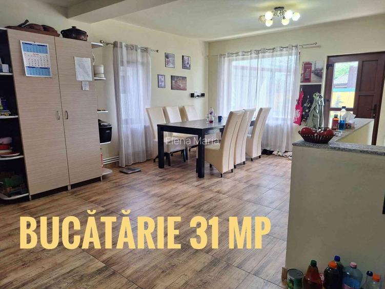 Vând două corpuri de casă 300mp și curte 1325mp - 13