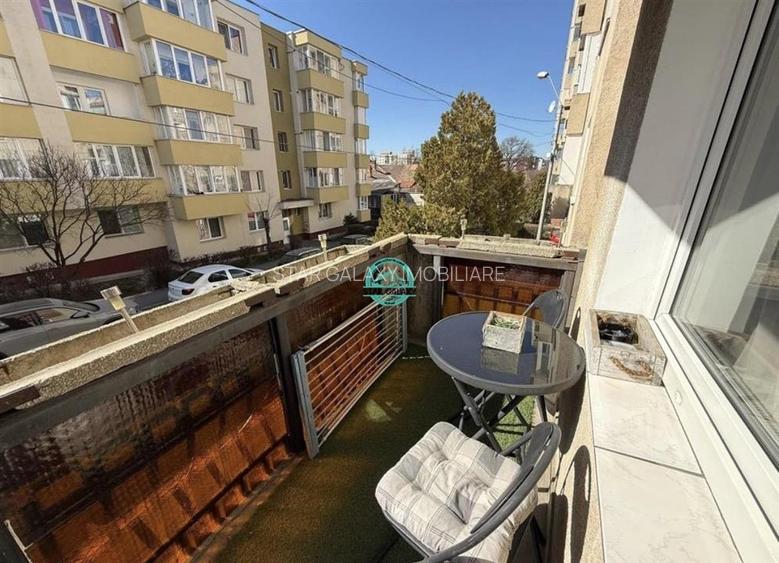 Apartament cu 2 camere, decomandat, etaj 1, in 7 Noiembrie - 7