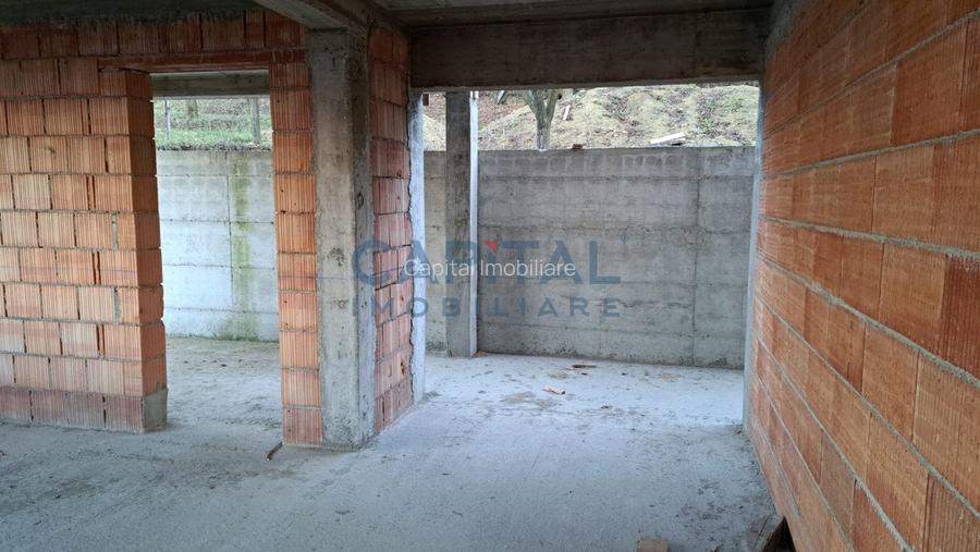 Casa cu garaj, zona Planoare - 16