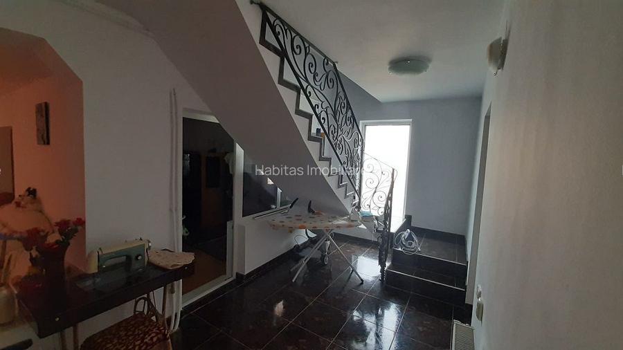 Casa moderna, foarte spatioasa, cu  1500 mp teren, în  Dambul Rotund - 17