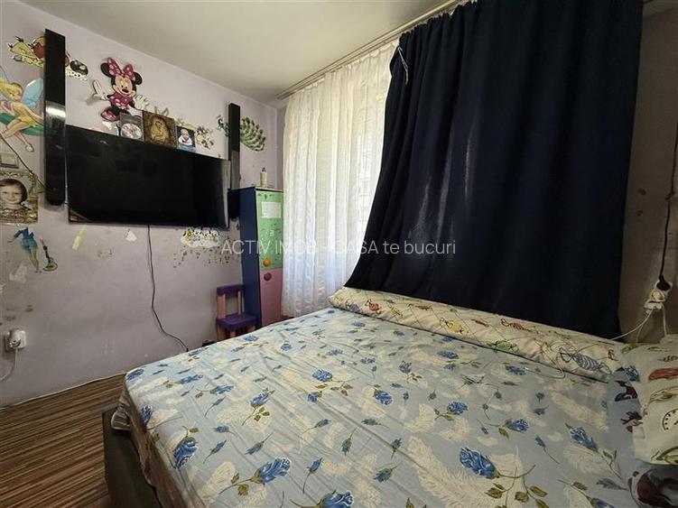 Titan- statuie Salajan,3 camere ,decomandat ,etaj 8. - 6