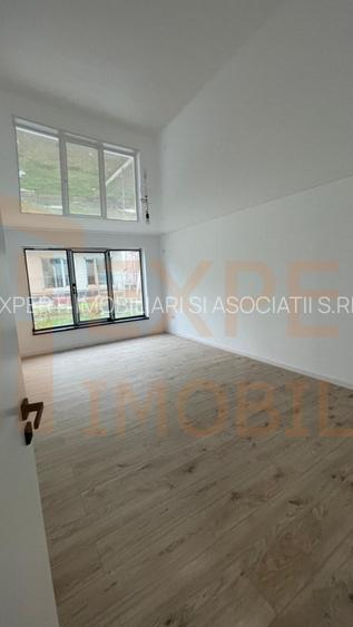 Casa moderna P+1, terasa generoasa, priveliste superba la lac - 7