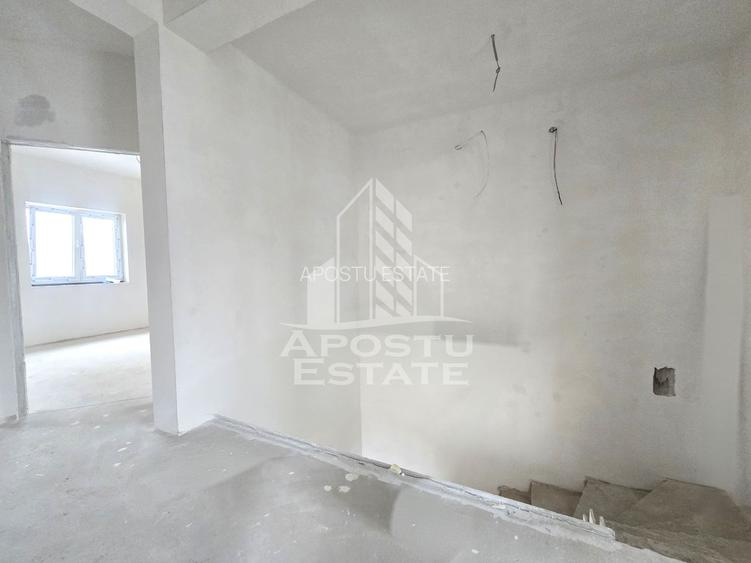 Jumatate de duplex de vanzare, Parter + Etaj, 5 camere si 2 bai, Sag - 18