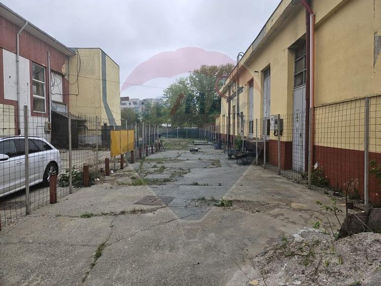 Teren 412mp de inchiriat pentru 22 locuri parcare, str. Bradului
