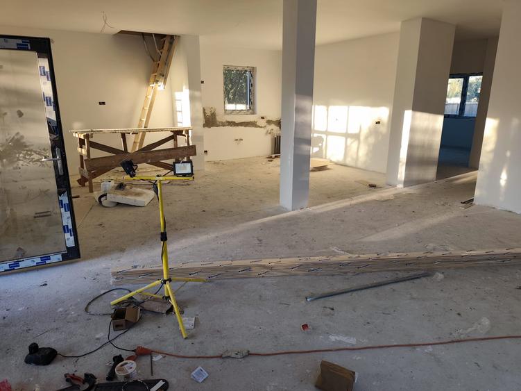 FARA COMISIOANE in Gulia vatra Satului la drum asfaltat casa 4 camere 2 bai P+M