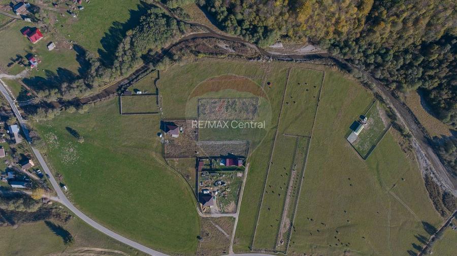 Teren cu priveliște de vis și curent trifazic – Plaiul Foii - 7