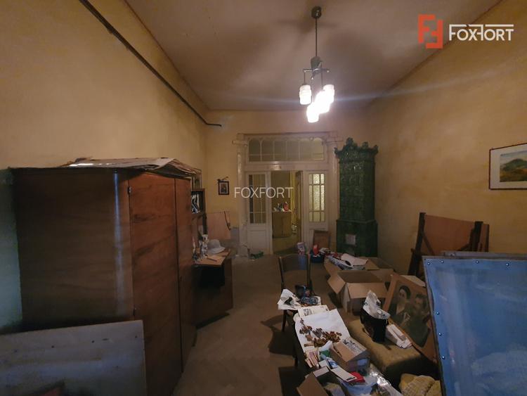 Apartament cu 5 camere de vanzare in Deta, zona Central - 11