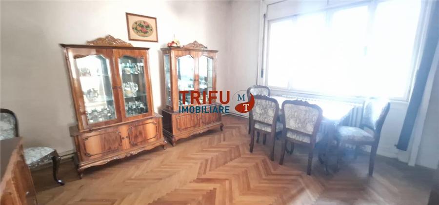Casă individuală cu curte verde, pe cea mai frumoasă stradă