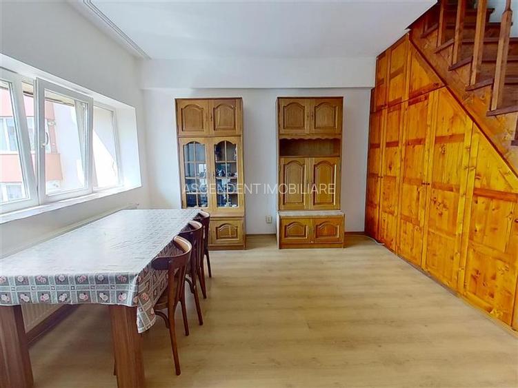 Tur 3D! Apartament trei camere, pe doua niveluri, Garii, Brasov - 12