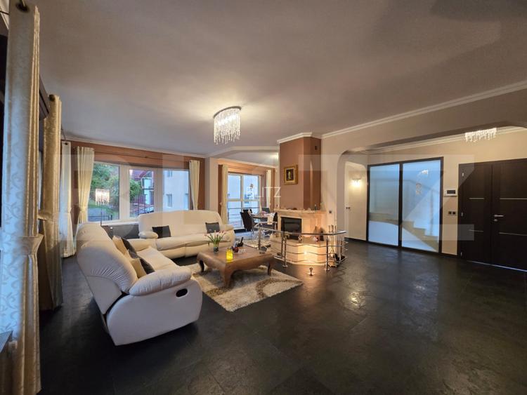 Vile  cu piscina exclusivista de vanzare in zona  Grand Hotel Italia - 2