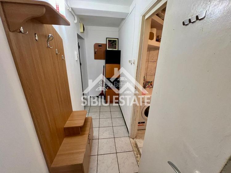 Apartament 2 camere , etaj 2, zona Țiglari - 5