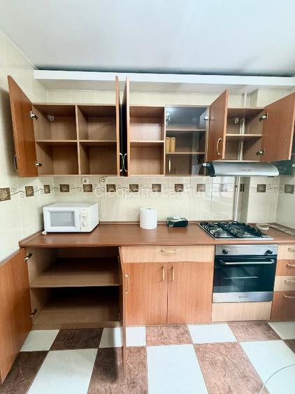   Închiriere -  Direct proprietar: 2 Camere | vizavi de Sun Plaza - 8