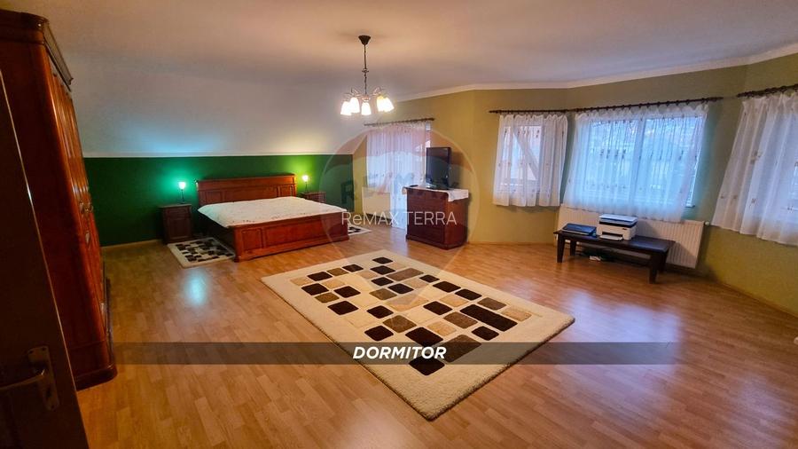 Casă / Vilă de lux cu 2 garaje, 10 camere de vânzare în BAIA MARE - 15