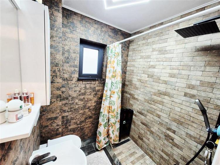 Casa de vanzare cu priveliste frumoasa - 15