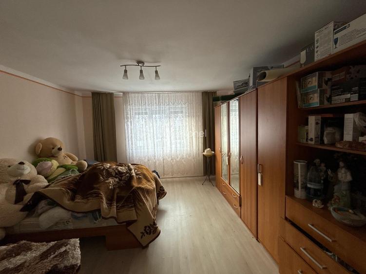 Vând Casă in Târnova strada principala  - 3