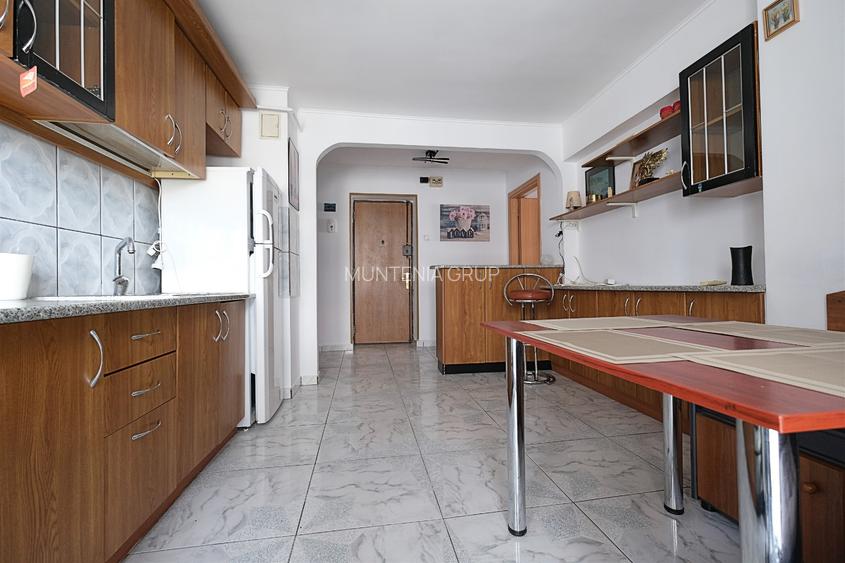 Cal. CALARASILOR, apartament 2 camere decomandate, mobilate si utilate, etaj 6/8 - 12