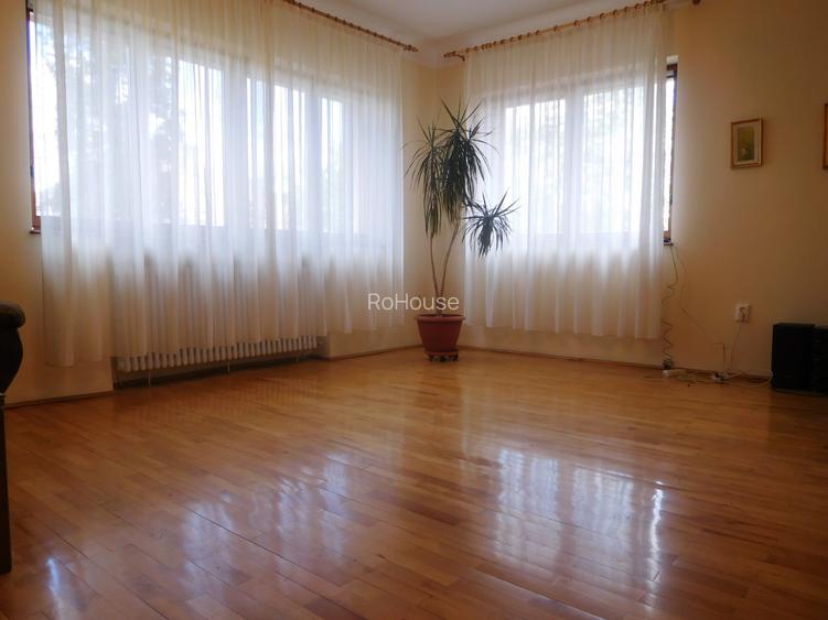 apartament cu 5 camere, curte si gradina - 2