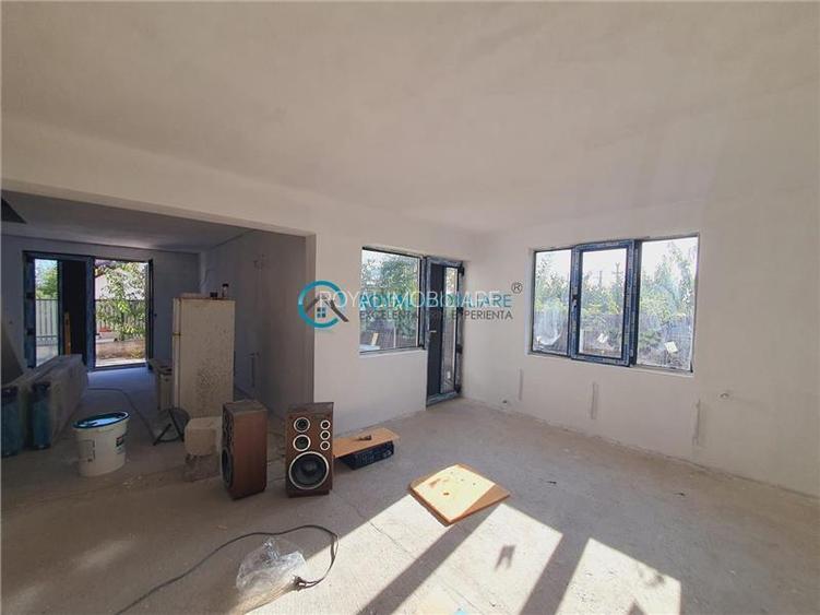 Royal Imobiliare - Vanzare Vila Zona Strejnicu - 3