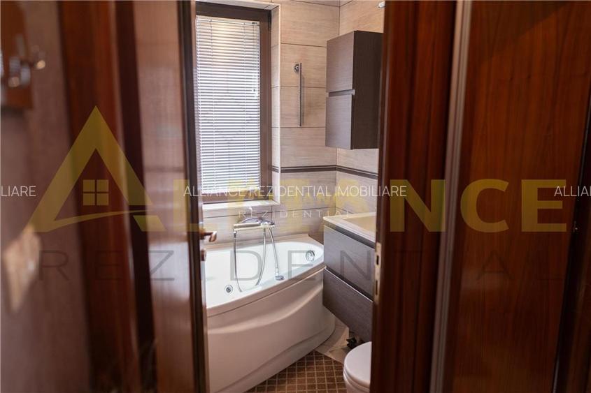 Casa Individuala - 766mp - Piscina si foisor- 7 camere 7 bai - 19