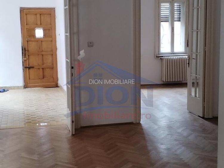 Proprietate interbelica in zona linistita, perfecta pentru investitie - 5