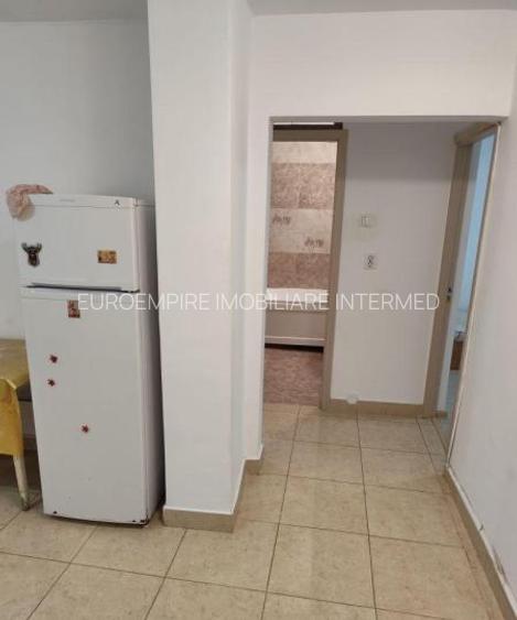 Apartament 2 camere decomandate zona KM 5 - 5