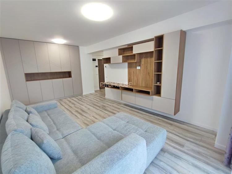 Bloc nou - langa Universitatea Bacovia - 2 camere - mobilat si utilat nou - 3