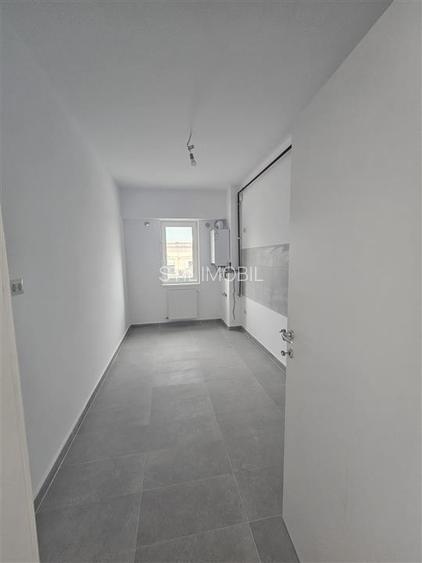 INTABULAT! MUTARE IMEDIATA! Apartament cu 2 camere decomandat Central - 11