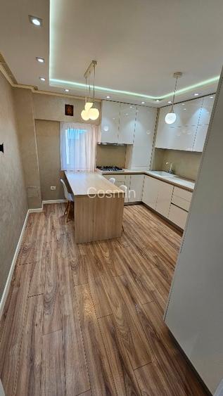 De vanzare apartament 4 camere, Inel 2 - 15