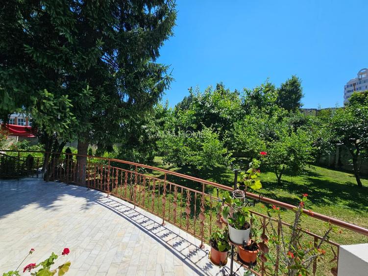 Casa eleganta cu tavane inalte si gradina superba - 15
