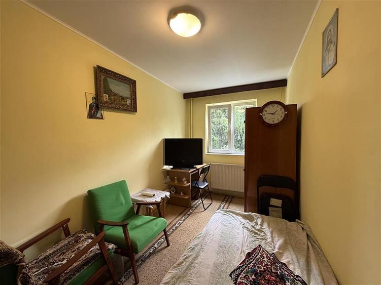 Apartament de vanzare 3 camere etaj 3/ 4, Astra, Brasov